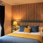 The Bay Horse, 4*