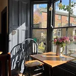 The Bay Horse, Мини-отель