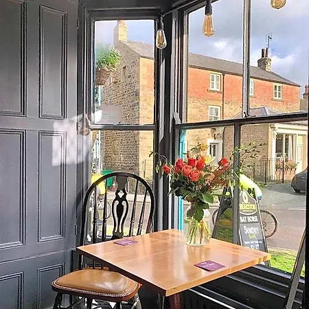 The Bay Horse, 4*